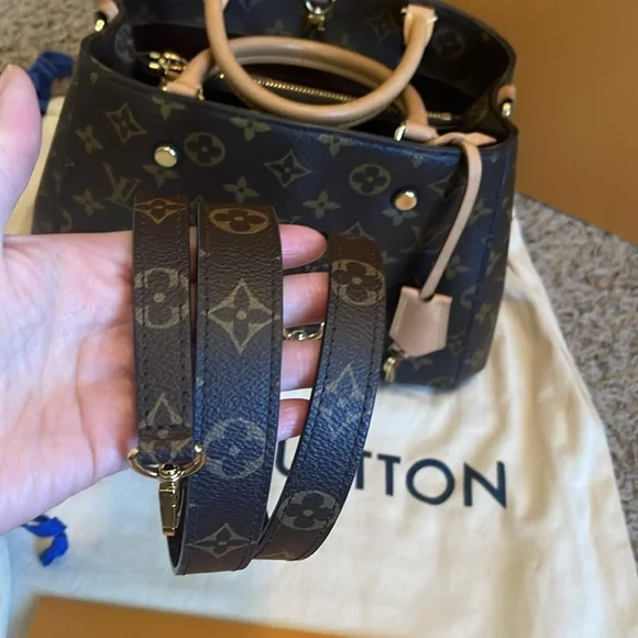 Louis Vuitton Montaigne Monogram BB - Picture 11 of 17